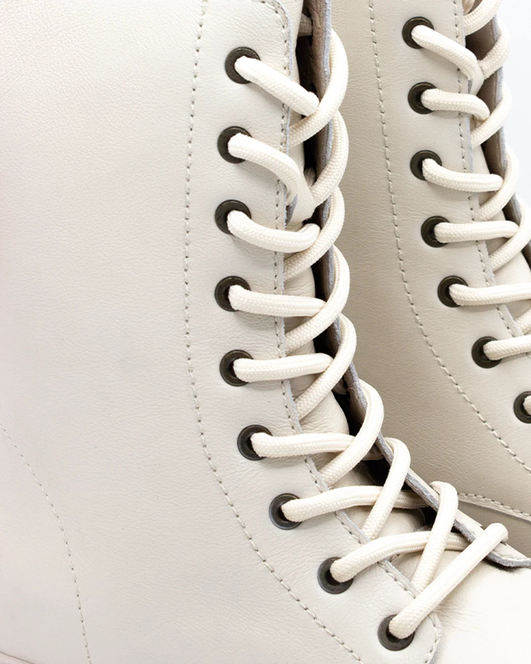 Wood Boots - Off-White